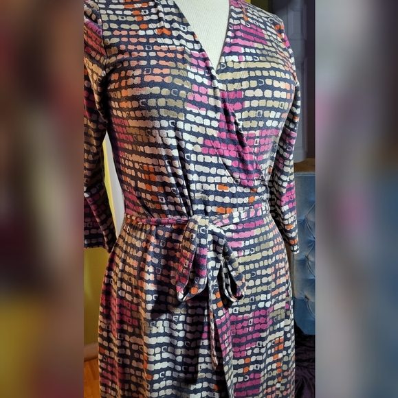 Gap Understated Sexy Graphic Print Wrap Dress - Picture 2 of 4